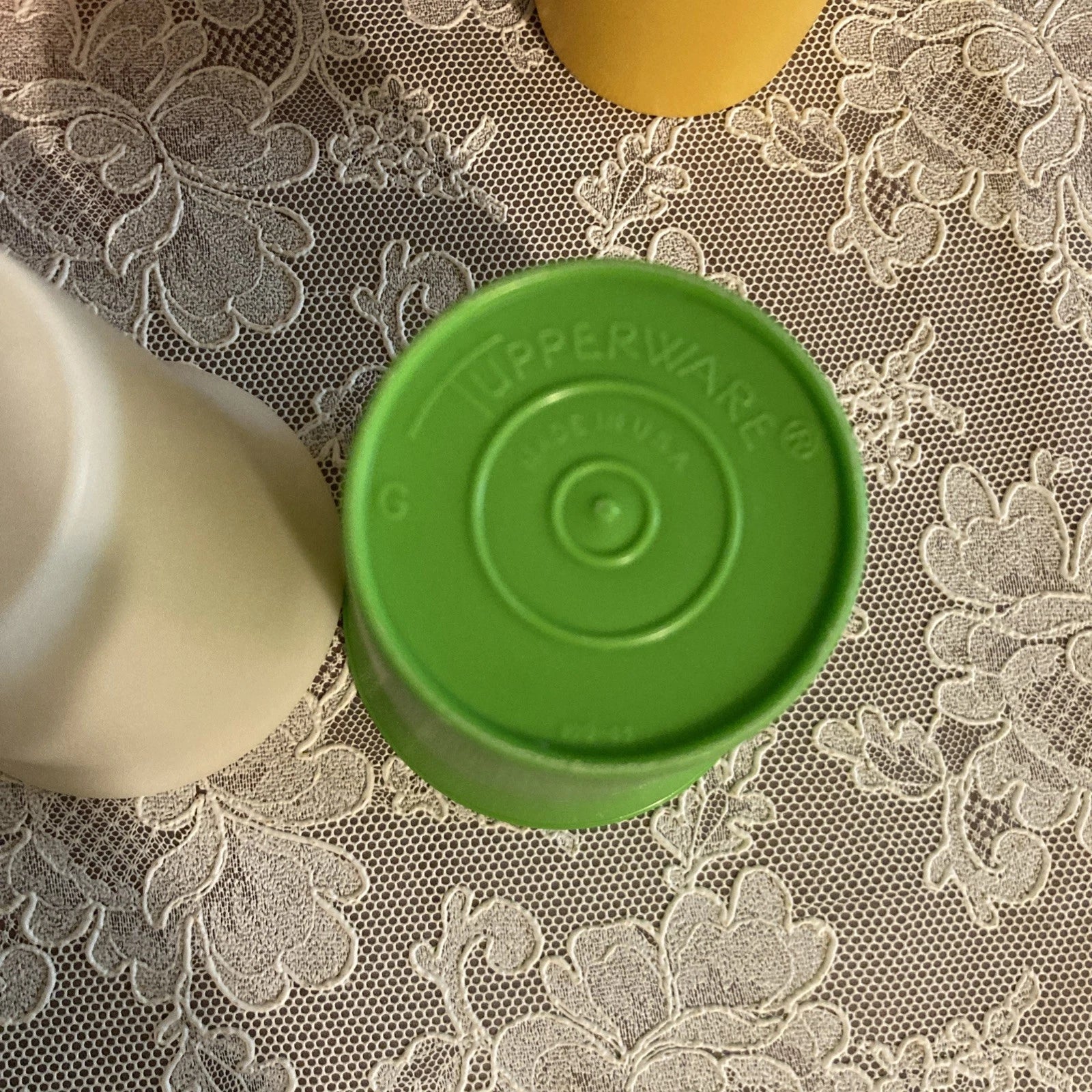 Vtg Tupperware Classic Kids 6 oz Bell Tumblers Cups Primary Colors Set of 5 | eBay