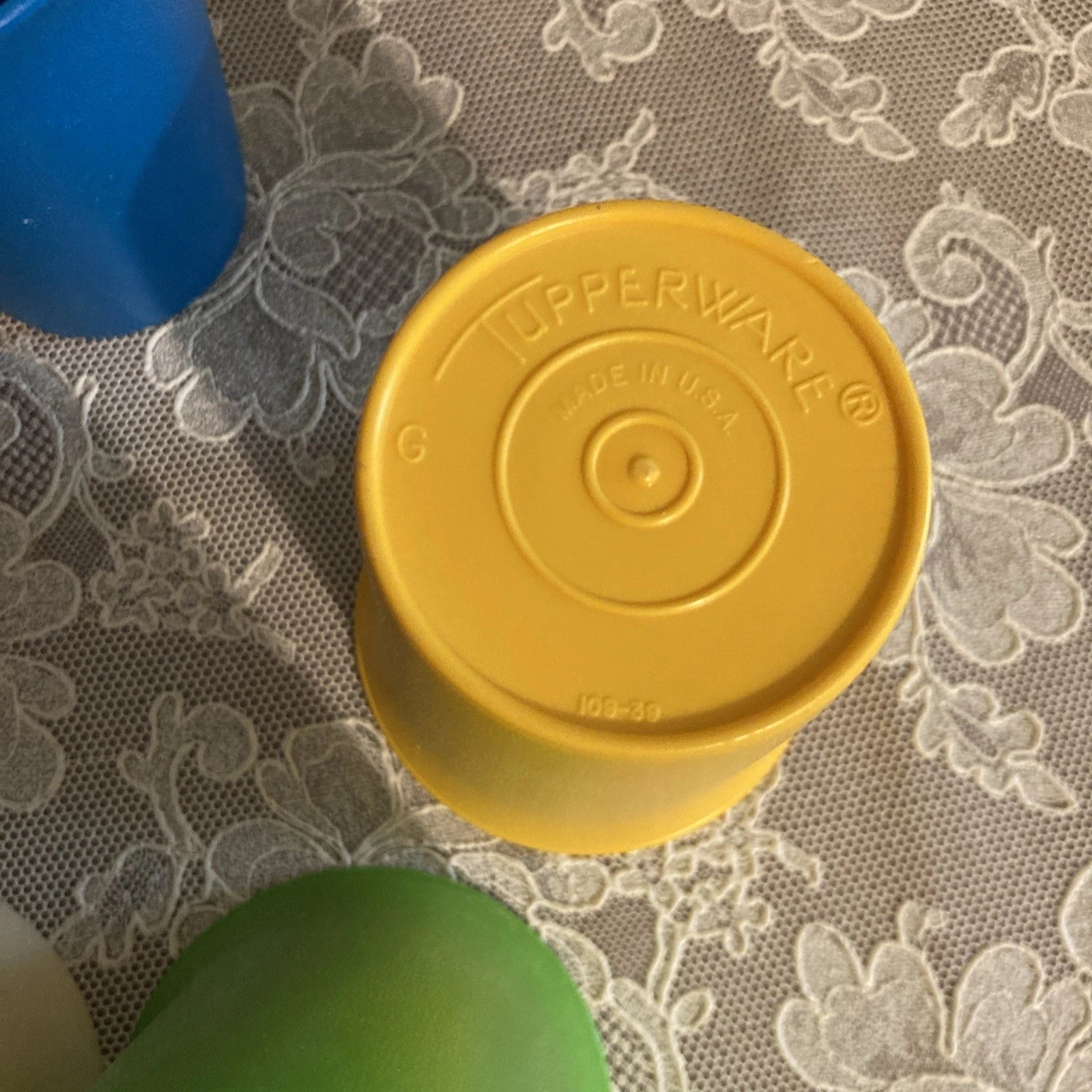 Vtg Tupperware Classic Kids 6 oz Bell Tumblers Cups Primary Colors Set of 5 | eBay