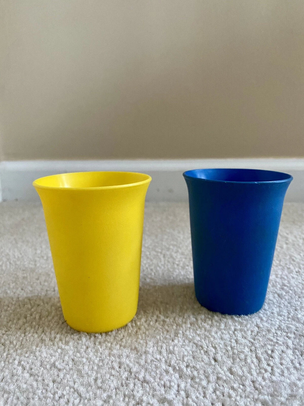 Vintage Tupperware Bell Tumblers Cups 6 Oz Yellow And Blue - Set of 2 | eBay